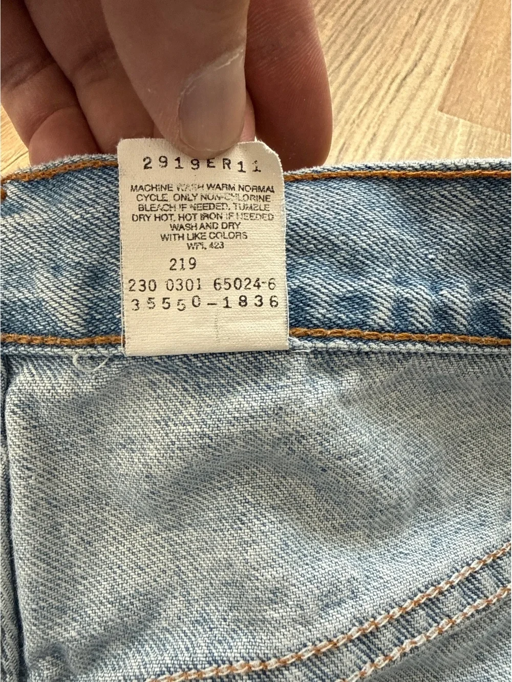 Levi's 550 Relaxed Fit Denim Shorts Men's 38 Light Wash Jean Shorts Casual